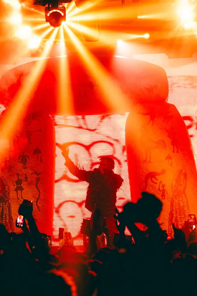 Alee Caos Tour live show